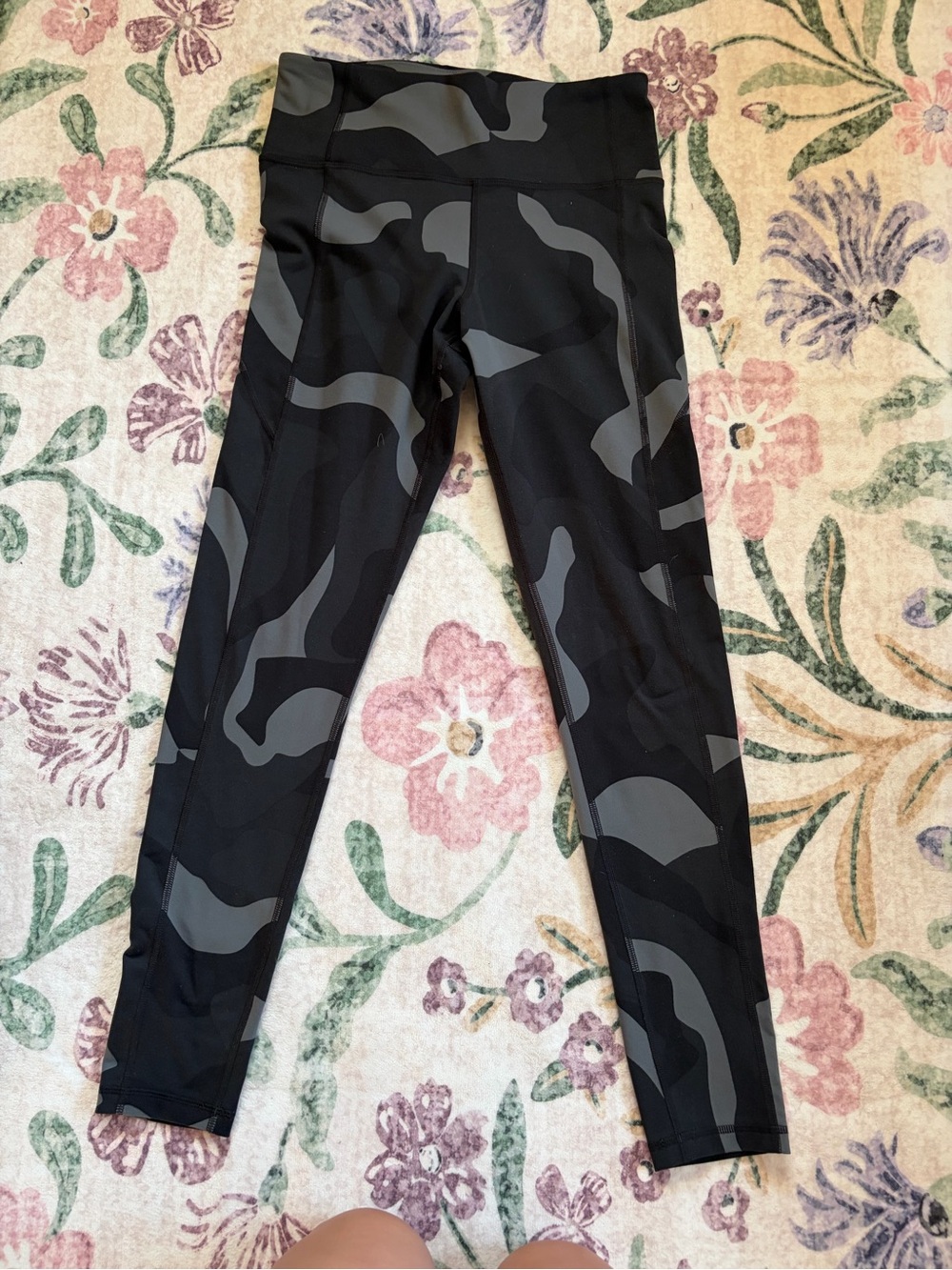 Under Armour Black & Gray Camo Performance Leggings